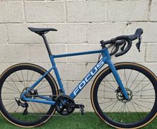 Focus Izalco Max 8.7 Carbon Road Bike