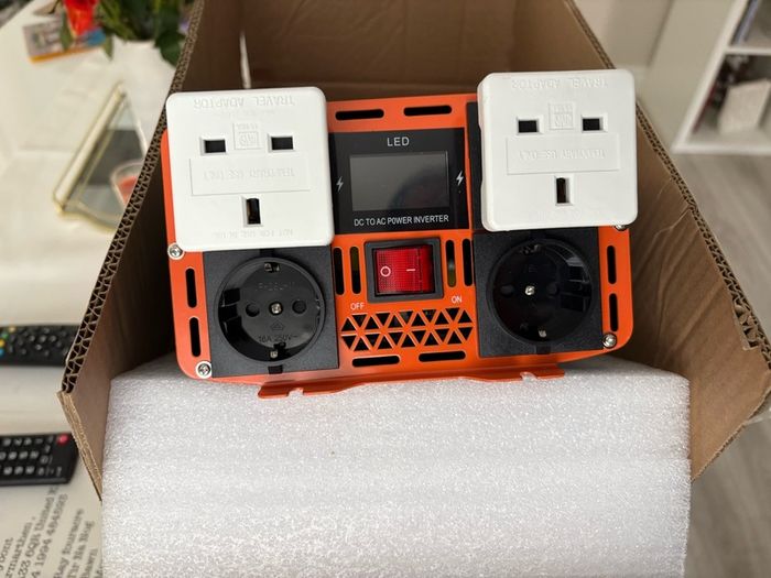 power Inverter pure wave 5000w 12v to 220v eu socket or 3 pin adapter soket also