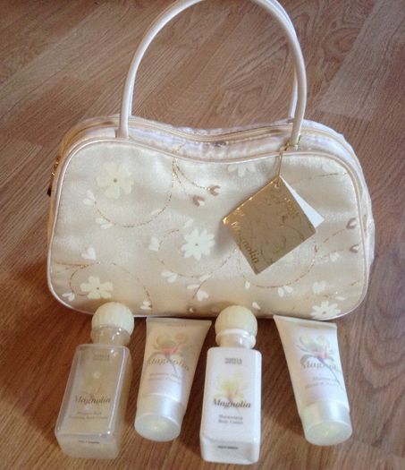 Magnolia gift set