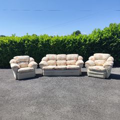 3+1+1 sofas price negotiable
