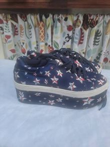 Buffalo London Platform lace up shoes