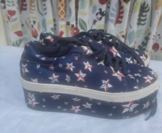 Buffalo London Platform lace up shoes