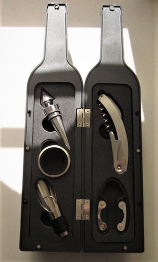 Wine Bottle Gift Set with tools