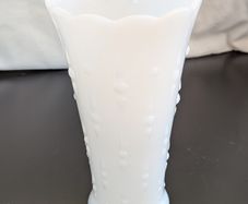 Vintage White Milk Glass Hobnail Vase Scalloped Rim 18cm