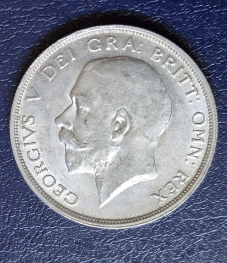 Excellent 1915 George V  Silver Half Crown