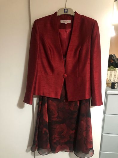 Ladies designer stunning suit size 14 reduced