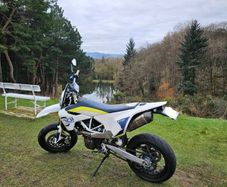 Husqvarna 701 supermoto