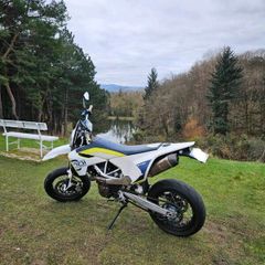 Husqvarna 701 supermoto