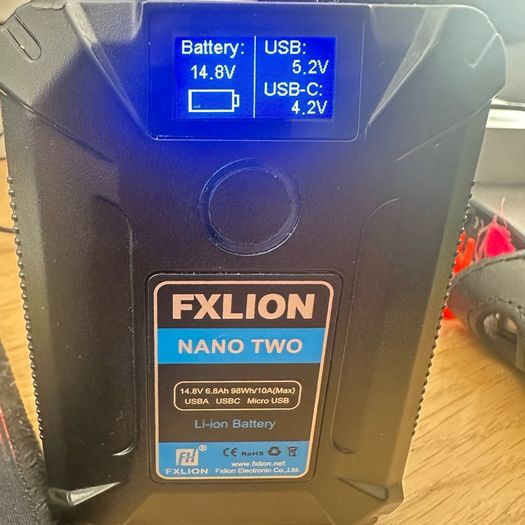 Multiple v-mount -nano two/one/atto -fxlion-14.8 6.8Ah USB d-tap