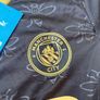 Manchester City away jersey Image 4