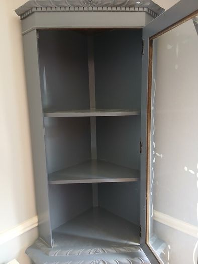 Corner display unit