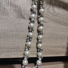 pearl necklace