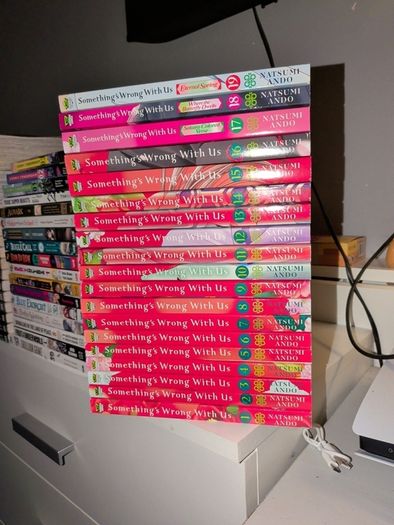 Something's Wrong With Us manga 1-19