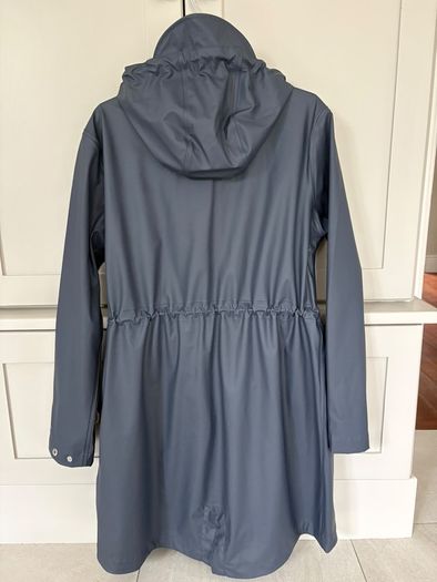Danish brand renowned for its rainwear Ilse Jacobsen  French navy coloured rain coat BRAND NEW