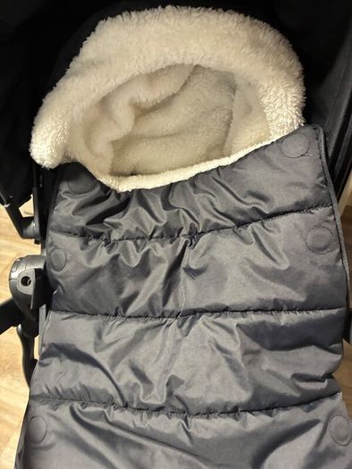 UPPAbaby Vista V2 with extras - black