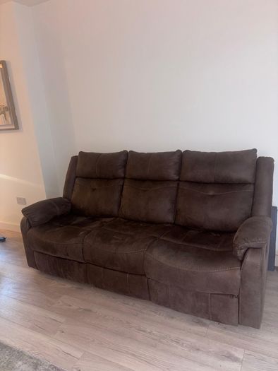 Recliner sofa + free cushions