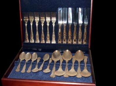Pristine Unused Newbridge Silverware 24-Piece Cutlery Set in Wooden Canteen