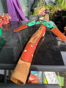 Authentic Aboriginal boomerang and didgeridoo, 88cm
