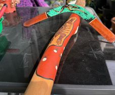 Authentic Aboriginal boomerang and didgeridoo, 88cm