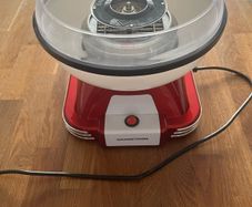 Candy floss maker