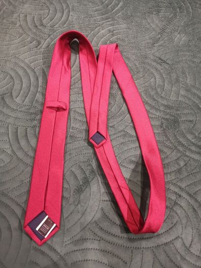 Wine coloured men's tie