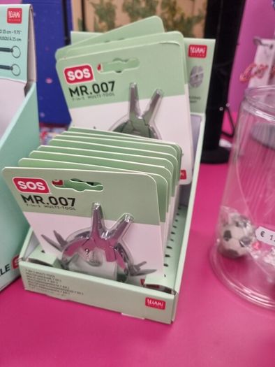 Retail stock Girls accessories