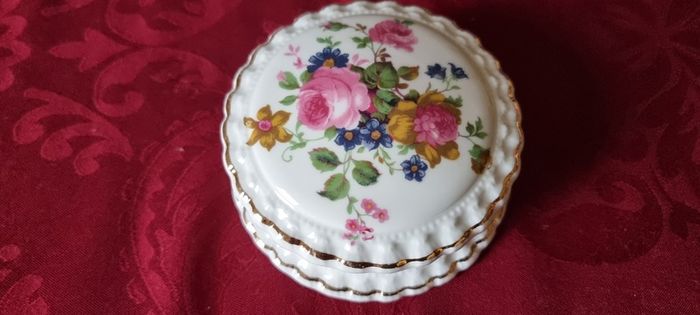Crown Fine Bone China Gold Gilt Floral Spray Jewelry Trinket Box / Dish With Lid Made In England