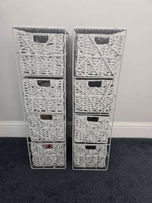 2 storage drawers