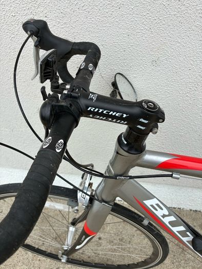 Claude Butler Bicycle 27 inch wheels. 18 speed.