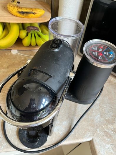 Lavazza A Modo Mio Coffee Machine & Milk Frother