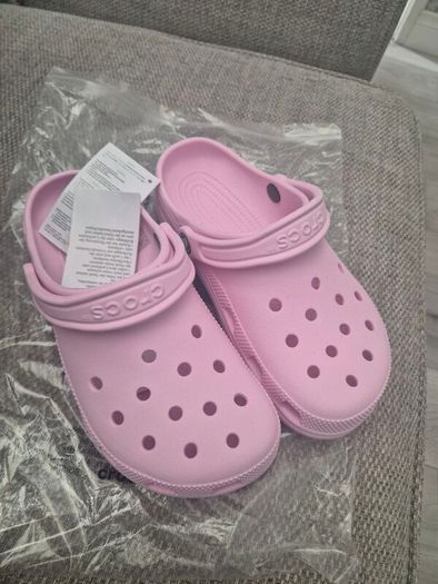 crocs
