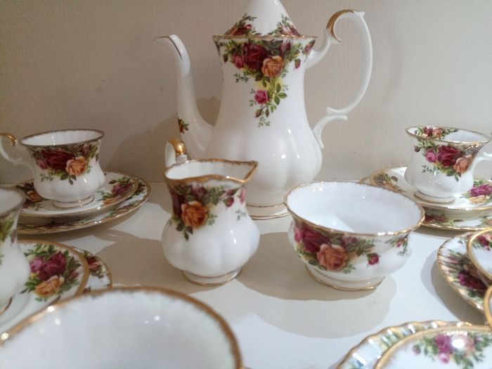 21 piece Coffee Set With Medium Coffee Pot Royal Albert Old Country Roses  For 6 Person Setting, Bone China