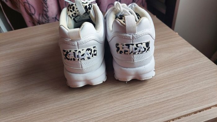 Fila Girls / Ladies Runner - (As new) - Size 6.5