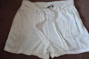 White linen shorts size L