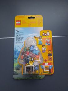 lego 40373 fairground accessory set.