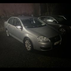2010 vw jetta 1.6 Tdi for breaking