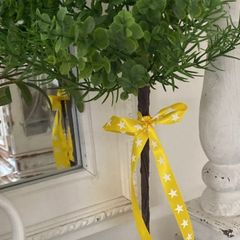 Shabby-Chic Greenery in a pot with Ribbon