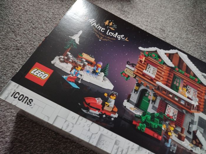 LEGO Christmas/ Winter Village Lodge
