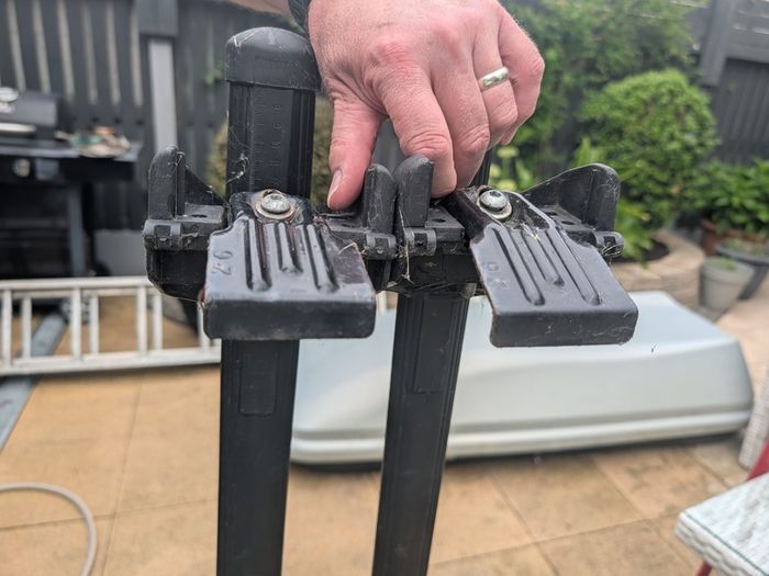 Car roof rails
