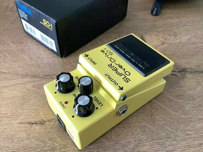Boss SD-1 Super Overdrive effect pedal box