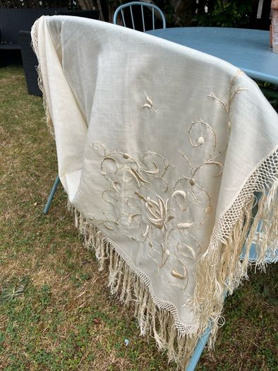 Antique Silk twill cream shawl embroidered deep fringe