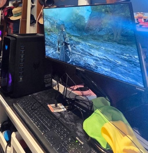 PC GAMER:Acer Predator Orion 3000 i7 RTX 4060 + Monitor + Dual Monitor Arm