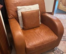 Superb Brown Leather Suite
