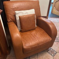 Superb Brown Leather Suite