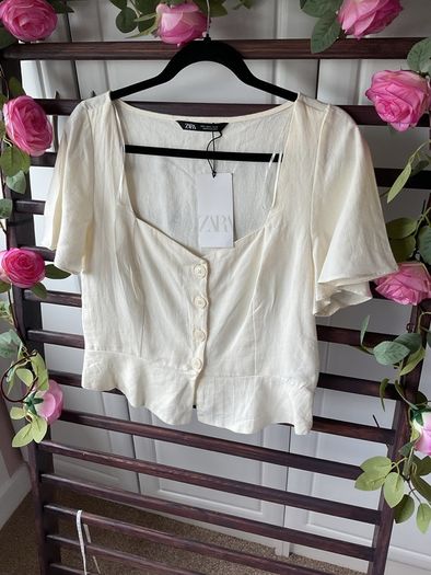 blouse Bnwt cream bell sleeve button front size large