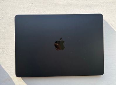 MacBook Air M2 13.6 2022 for Sale Excellent Condition