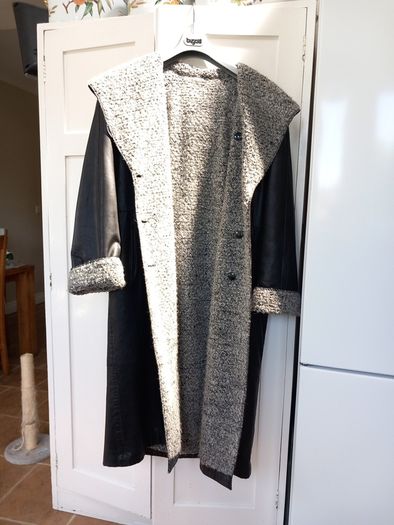 "Erre" Genuine Leather Coat Black.  Fully Lined  With Mohair/Wool/Acry.  Made in Italy