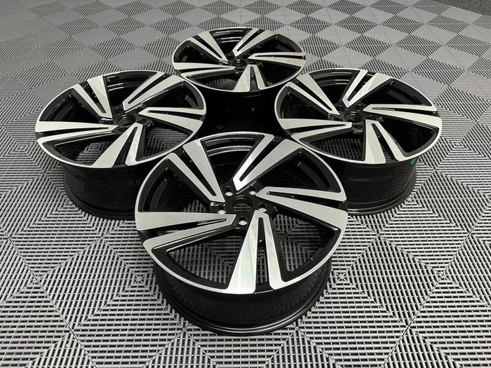 19" Inch Vw Nevada Style Alloy Wheels Golf MK6 MK7 MK8 Audi A3 Q3 Caddy Passat Skoda Octavia 5x112