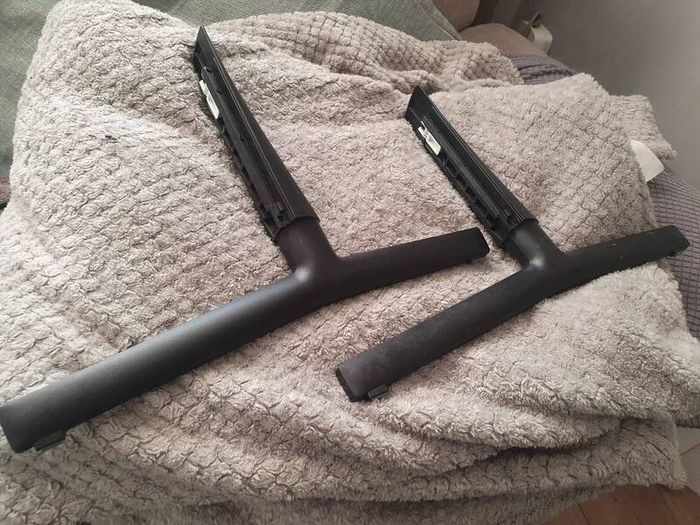 tv stand legs
