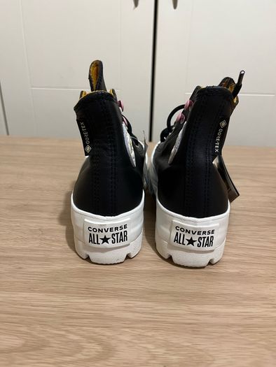 Converse Chuck Taylor All Star Lugged Winter Hi Black